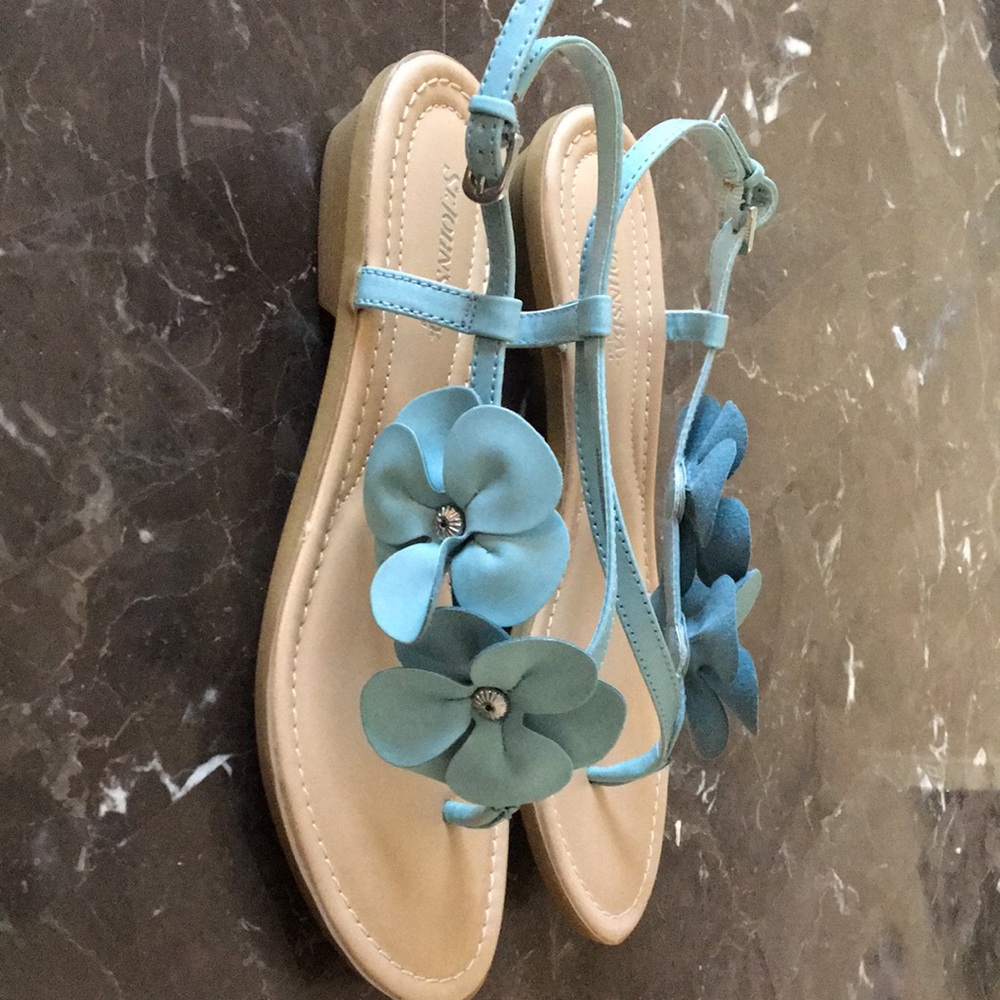 Women’s Sandals in powder blue.